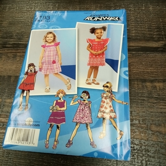 Simplicity Sewing Pattern 2193 Girl's Dresses Dress Size 1/2 to 3 Uncut - Picture 1 of 1